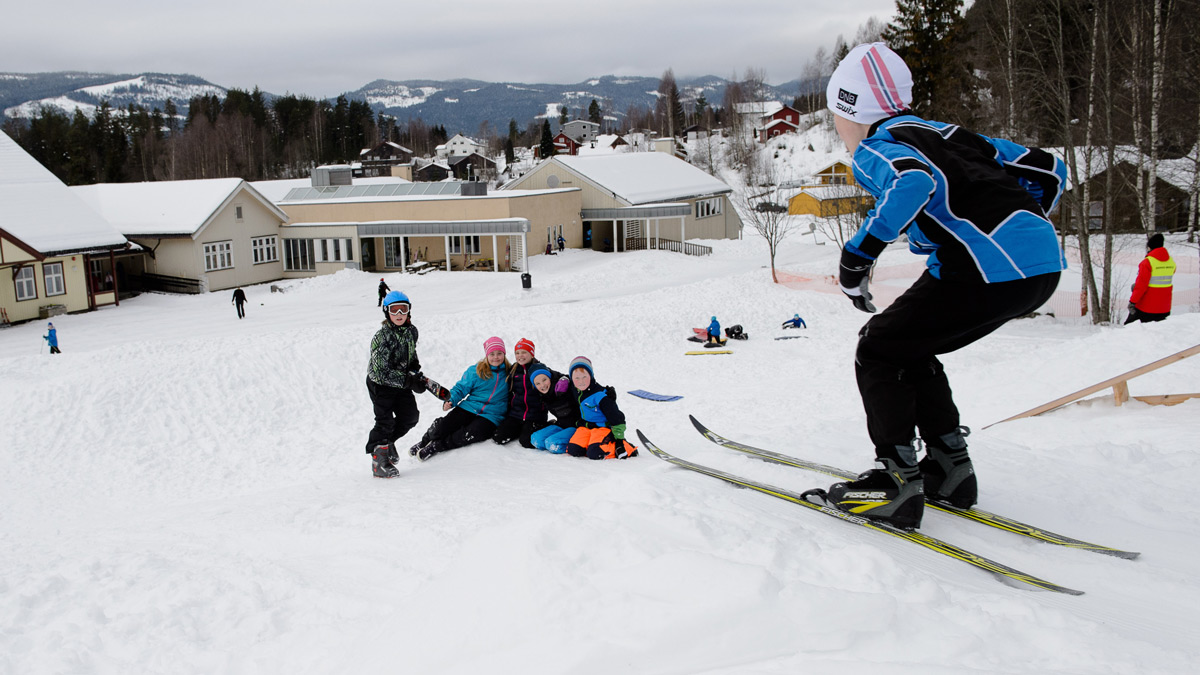 Lek i snø, Odnes skole, Søndre Land